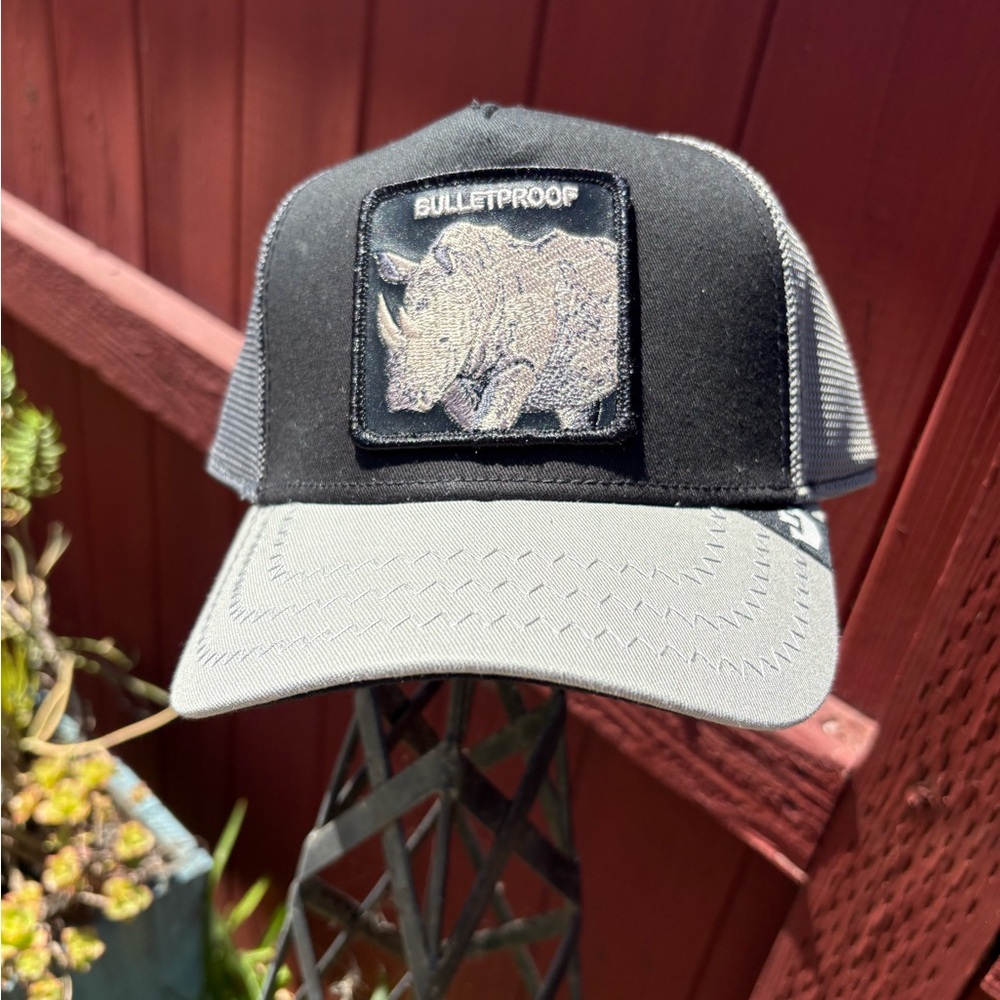 Goorin Brothers Bulletproof Black & Grey Trucker Hat - Picture 7 of 13